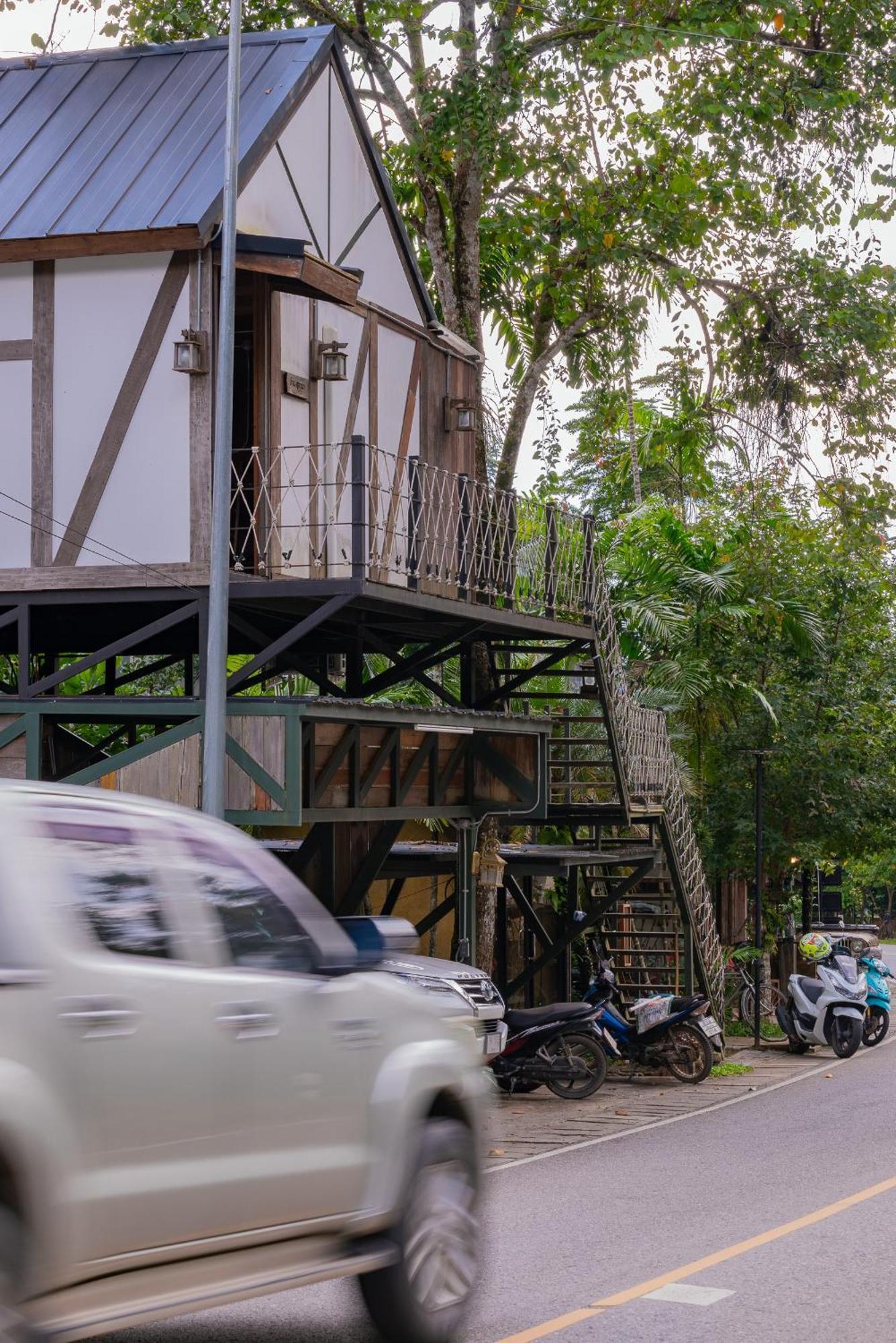 Wilderness Treehouse Villa Doi Saket Luaran gambar