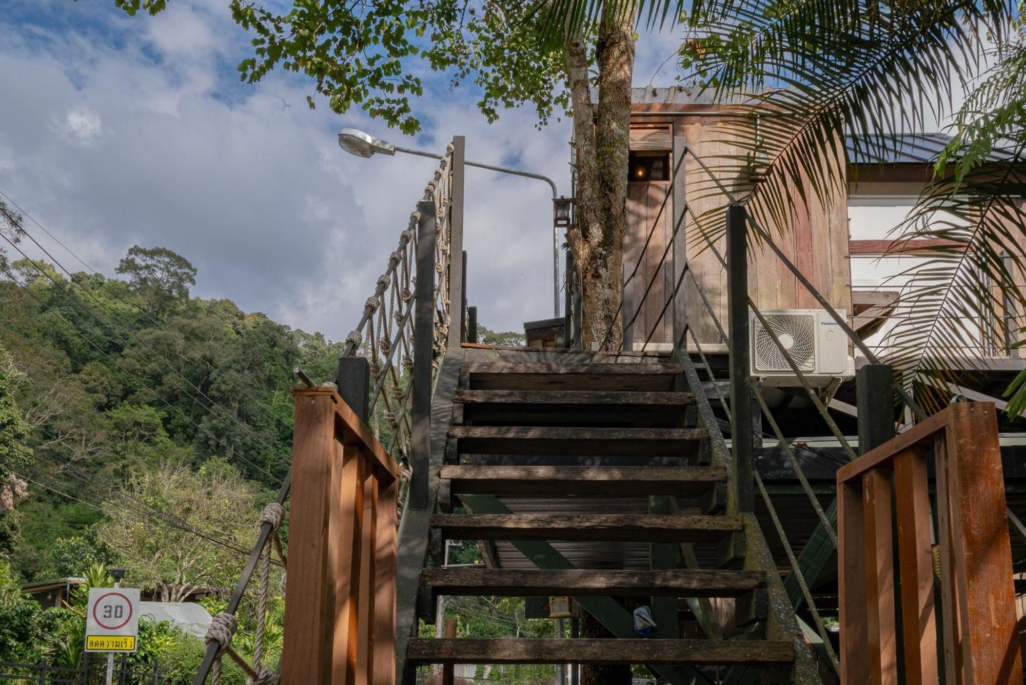 Wilderness Treehouse Villa Doi Saket Luaran gambar