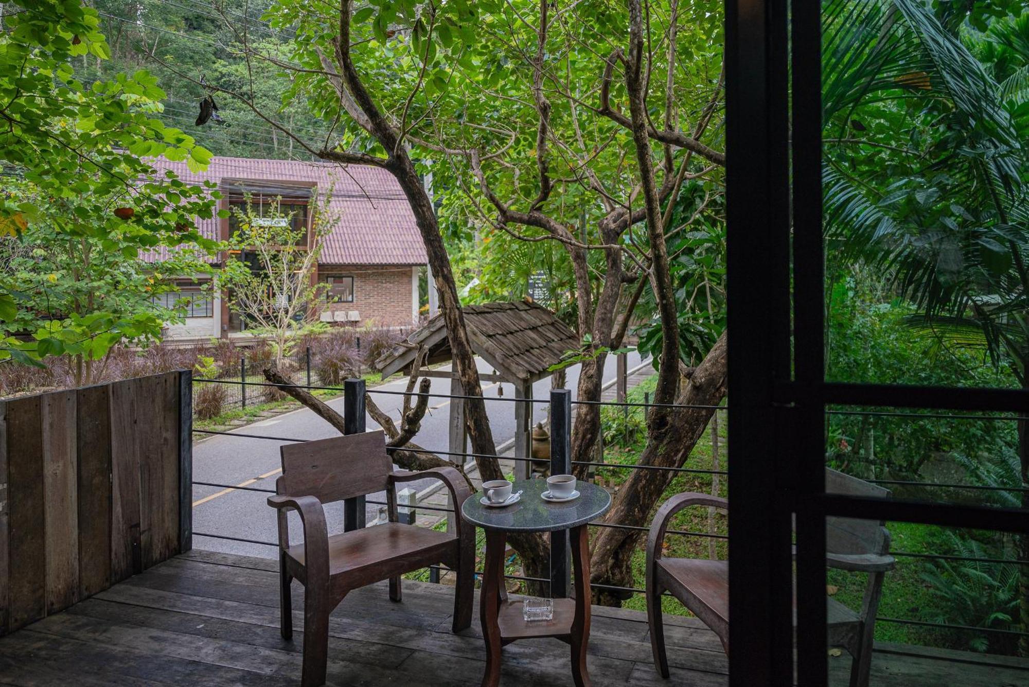 Wilderness Treehouse Villa Doi Saket Luaran gambar