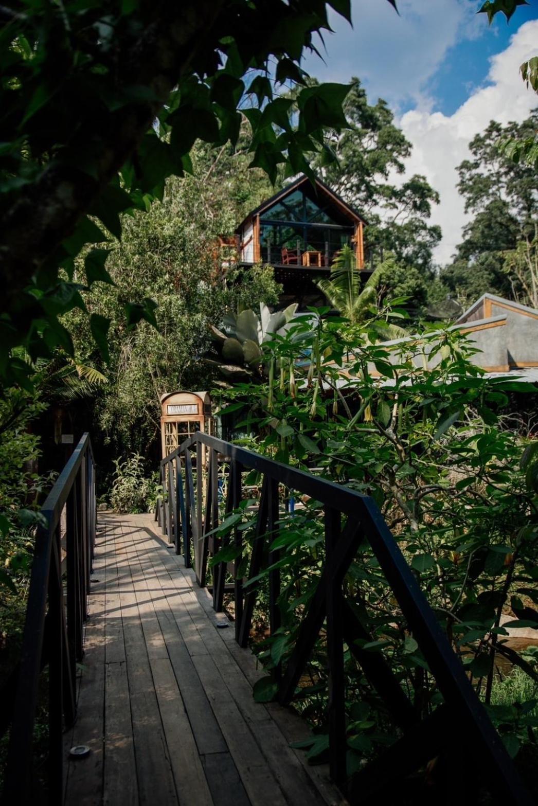 Wilderness Treehouse Villa Doi Saket Luaran gambar